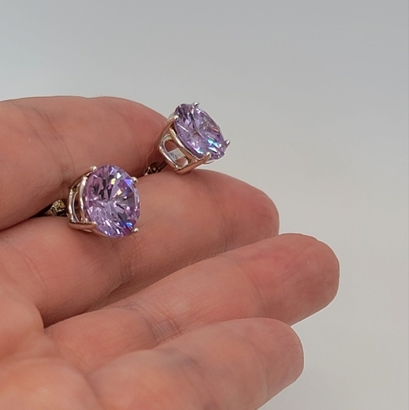 925 Sterling Silver Lavender CZ stud earrings - Picture 3 of 5